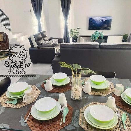 Sweet 16 Pelali Homestay Pengerang Buitenkant foto
