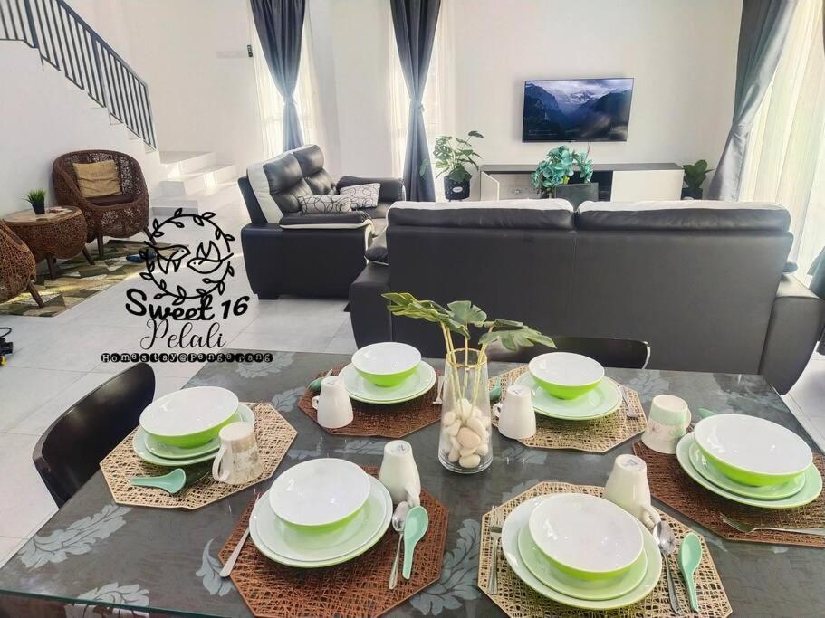 Sweet 16 Pelali Homestay Pengerang Buitenkant foto