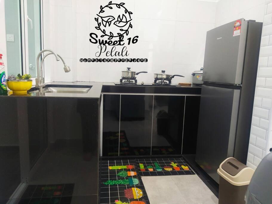 Sweet 16 Pelali Homestay Pengerang Buitenkant foto