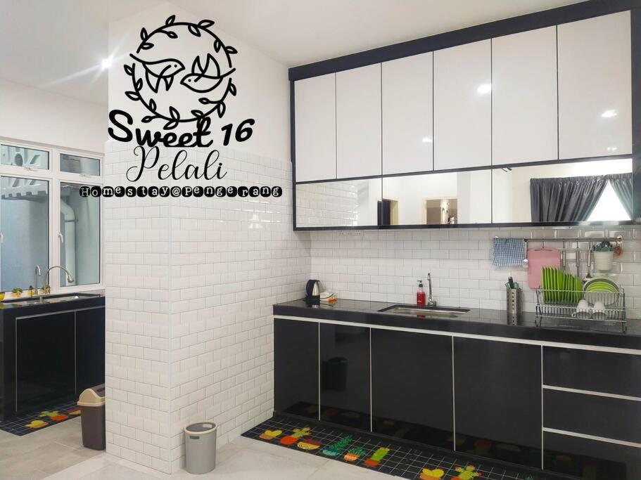 Sweet 16 Pelali Homestay Pengerang Buitenkant foto